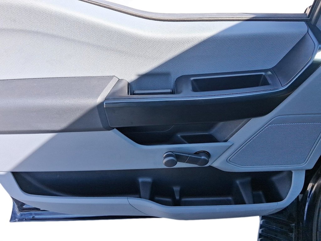 2022 Ford F-150 REGULAR CAB 4X2 in Stratford, Ontario - 9 - w1024h768px