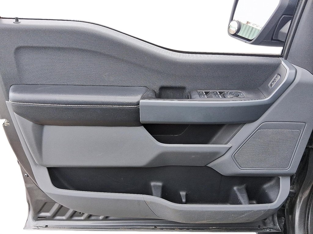 2023 Ford F-150 CREW CAB 4X4 in Stratford, Ontario - 12 - w1024h768px