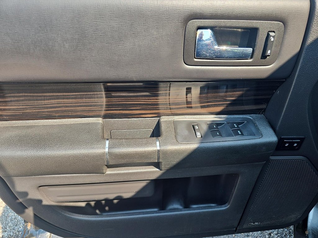 2016 Ford Flex SEL SUV in Stratford, Ontario - 10 - w1024h768px