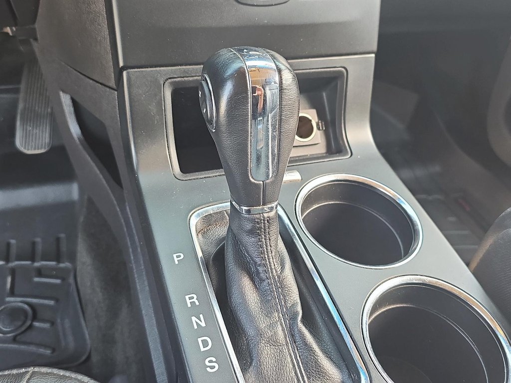 2016 Ford Flex SEL SUV in Stratford, Ontario - 14 - w1024h768px