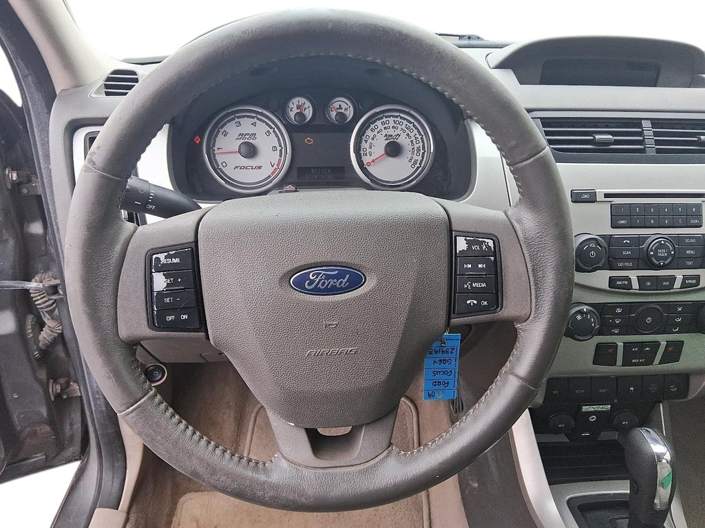 2009 Ford Focus SEL in Stratford, Ontario - 12 - w1024h768px