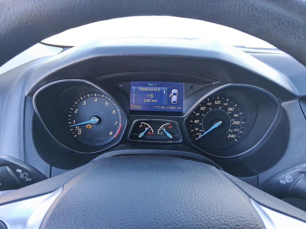 2013 Ford Focus SE SEDAN in Stratford, Ontario - 14 - w1024h768px