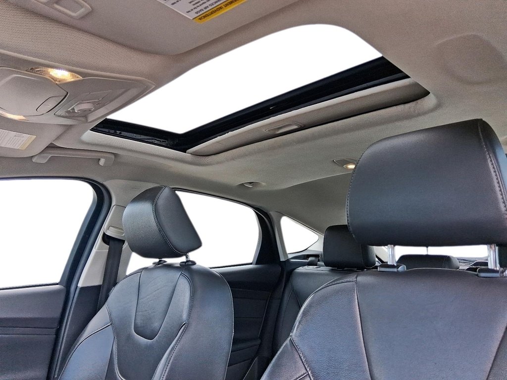 2015 Ford Focus SE in Stratford, Ontario - 17 - w1024h768px