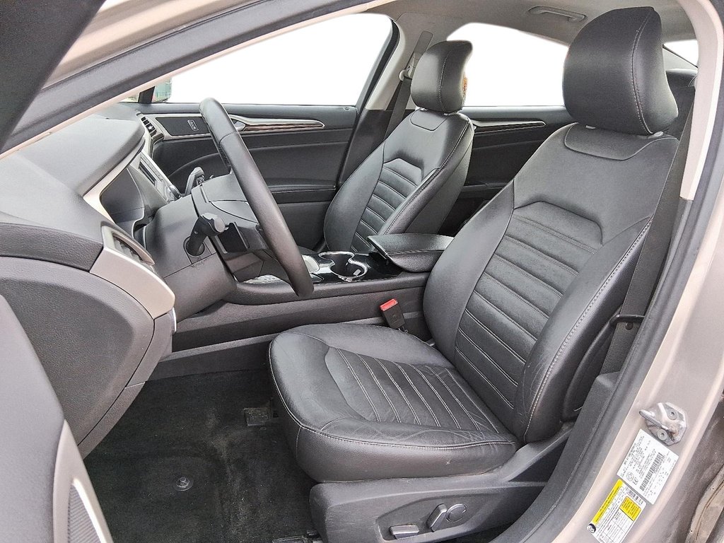 2016 Ford Fusion SE AWD in Stratford, Ontario - 8 - w1024h768px