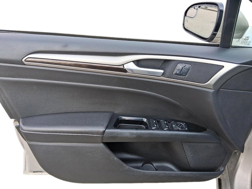 2016 Ford Fusion SE AWD in Stratford, Ontario - 10 - w1024h768px