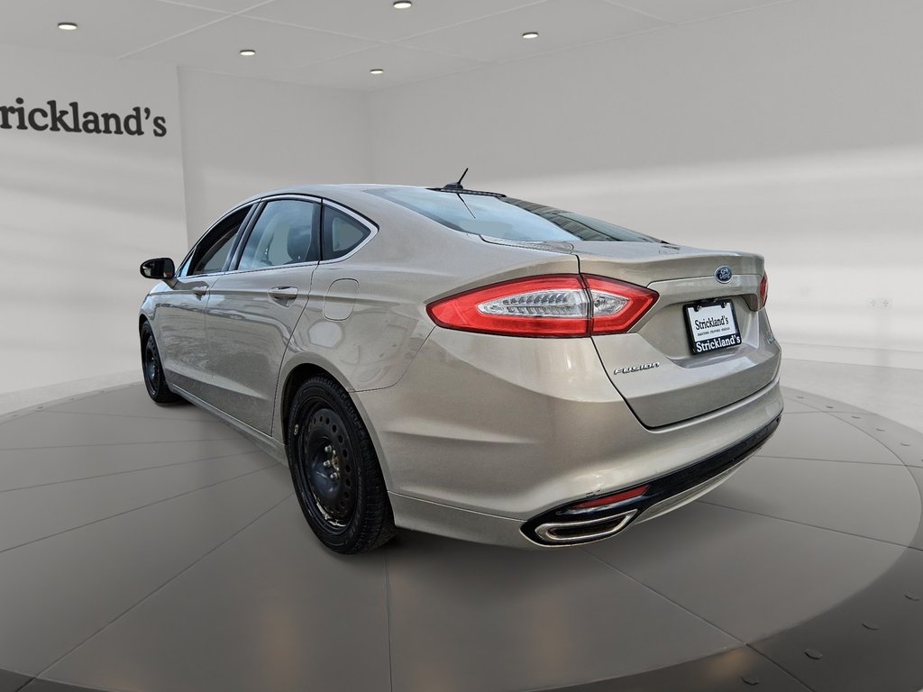 2016 Ford Fusion SE AWD in Stratford, Ontario - 4 - w1024h768px