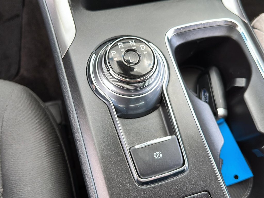 2019 Ford Fusion SE HYBRID in Stratford, Ontario - 13 - w1024h768px