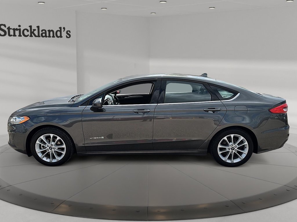 2019 Ford Fusion SE HYBRID in Stratford, Ontario - 5 - w1024h768px