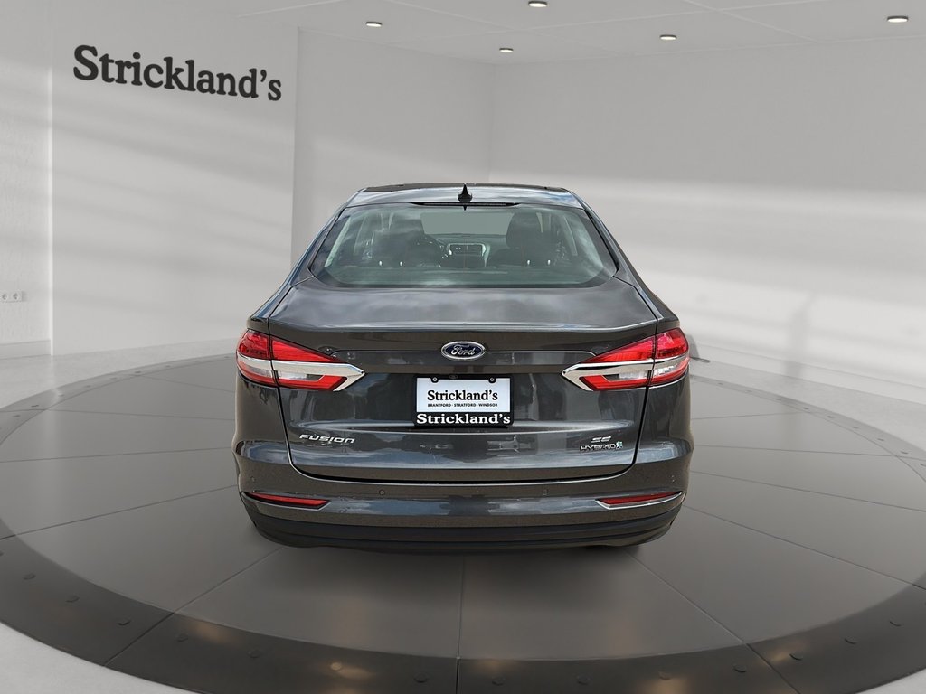 2019 Ford Fusion SE HYBRID in Stratford, Ontario - 3 - w1024h768px