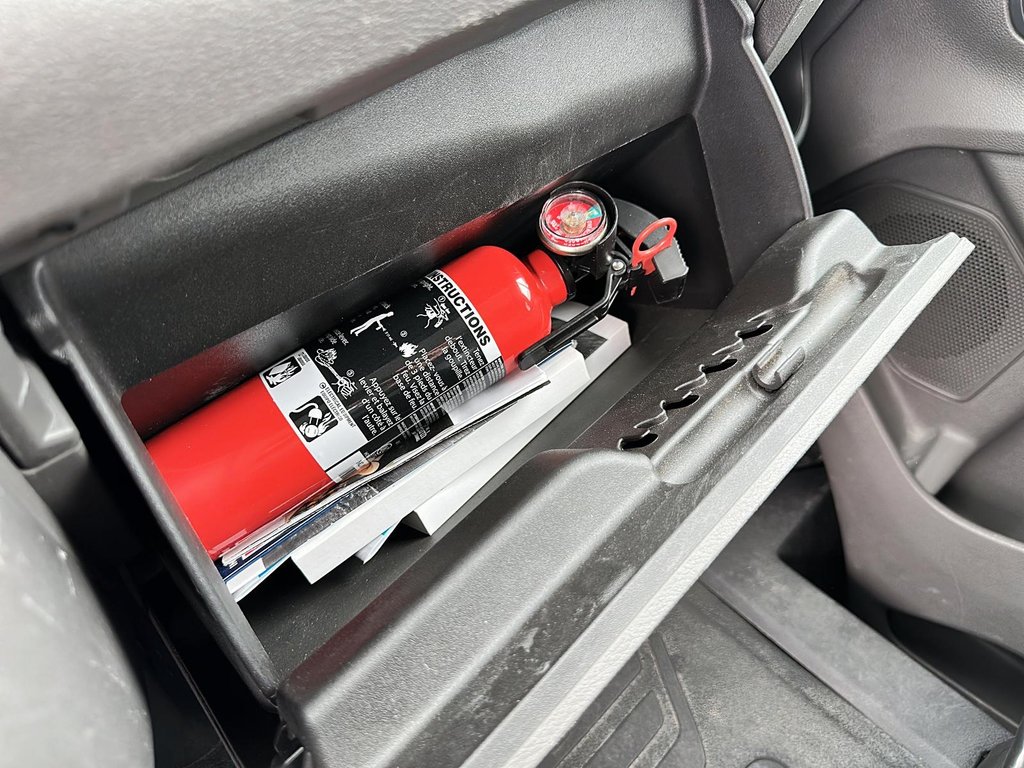 2023 Ford Transit 130 Minivan in Stratford, Ontario - 15 - w1024h768px