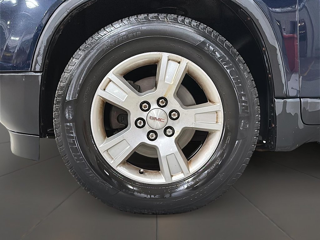 2012 GMC Acadia SLE in Stratford, Ontario - 7 - w1024h768px