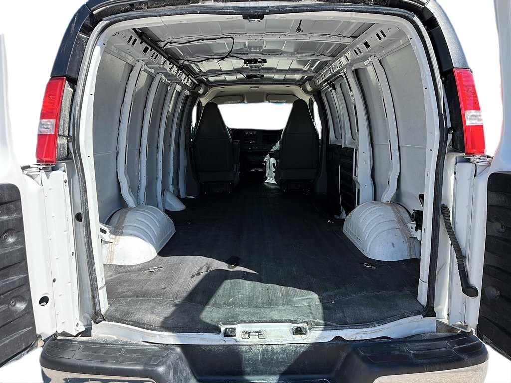2021 GMC Savana Cargo 135 Van in Stratford, Ontario - 6 - w1024h768px