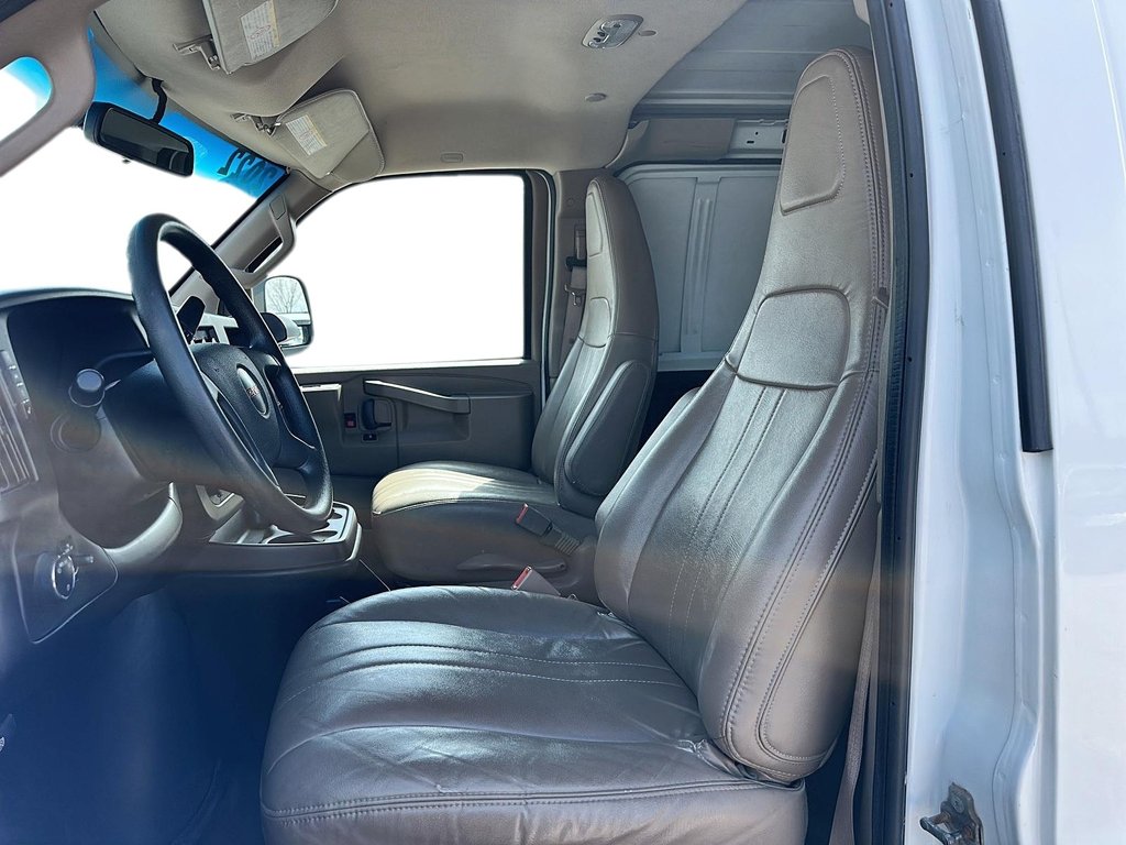 2022 GMC Savana Cargo 2WD 135 WB Van in Stratford, Ontario - 8 - w1024h768px
