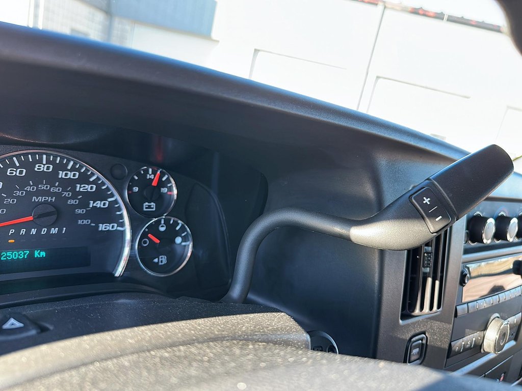 2023 GMC Savana Cargo 135 WHEEL BASE 2WD in Stratford, Ontario - 13 - w1024h768px