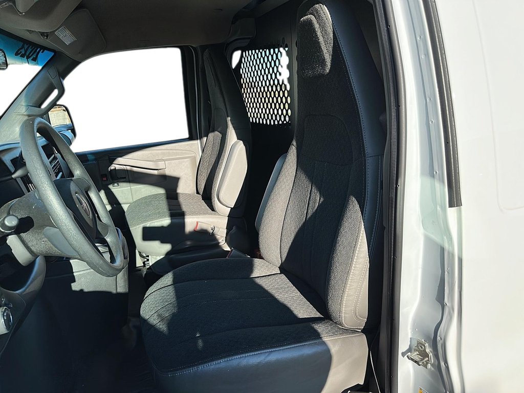 2023 GMC Savana Cargo 135 WHEEL BASE 2WD in Stratford, Ontario - 7 - w1024h768px