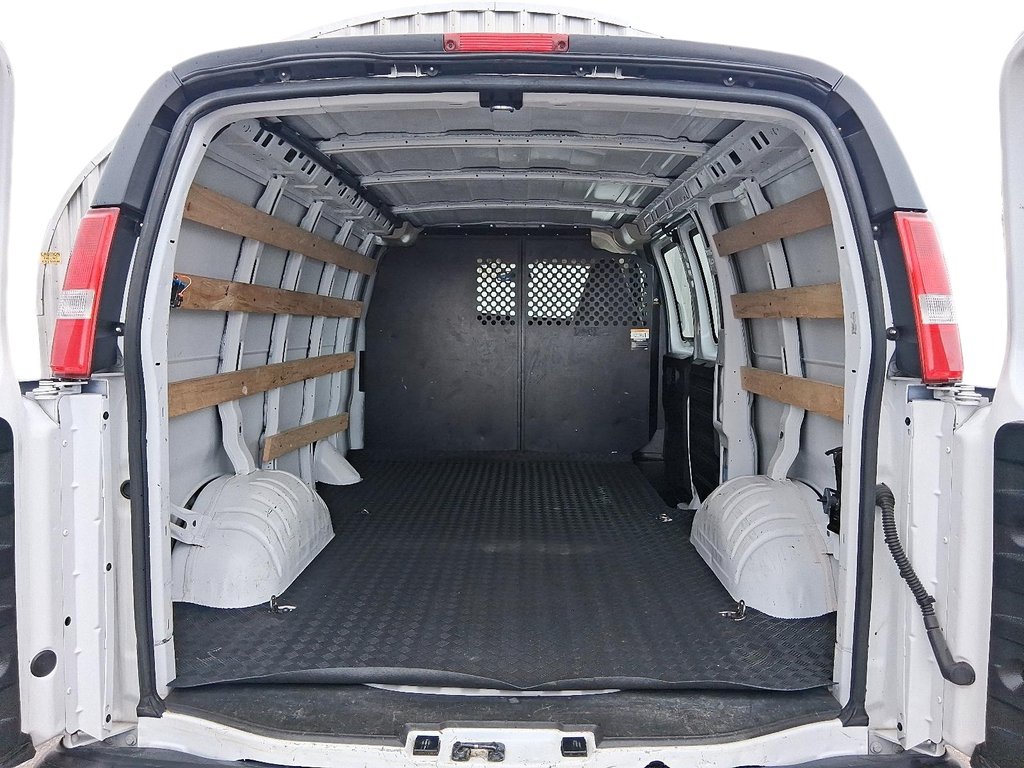 2023 GMC Savana Cargo 135 Wheel Base 2wd in Stratford, Ontario - 6 - w1024h768px