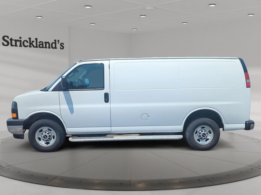 2023 GMC Savana Cargo 2500 RWD 135 WB Van in Stratford, Ontario - 5 - w1024h768px