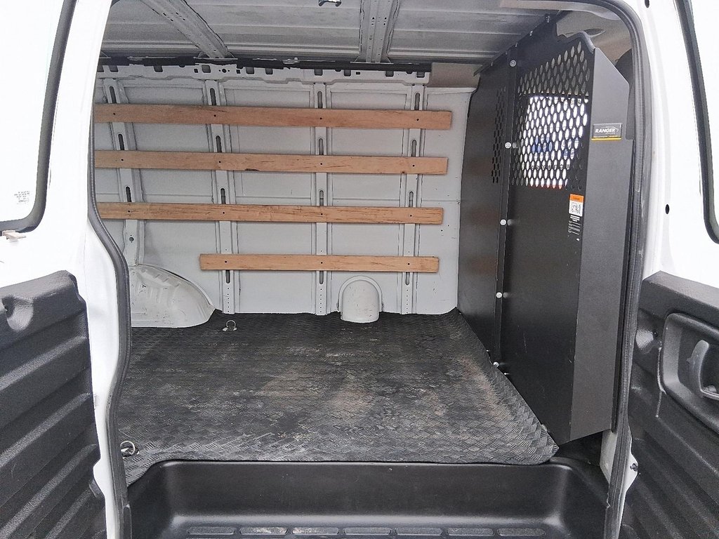 2023 GMC Savana Cargo 135 Wheel Base 2wd in Stratford, Ontario - 7 - w1024h768px