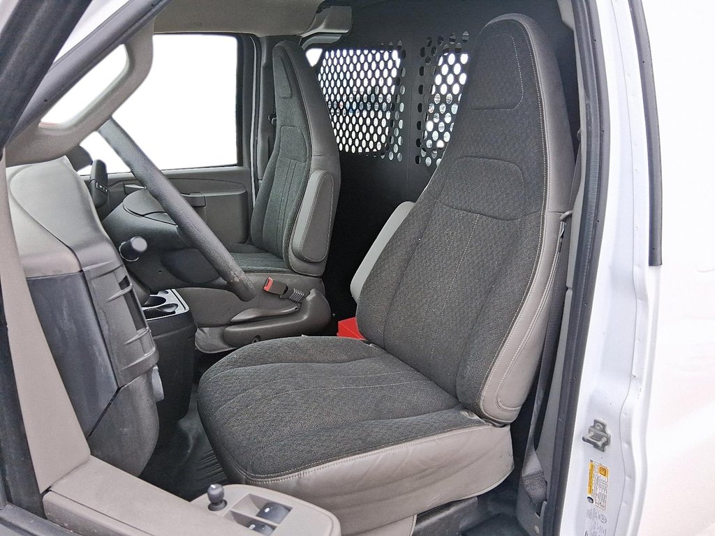 2023 GMC Savana Cargo 135 Wheel Base 2wd in Stratford, Ontario - 9 - w1024h768px