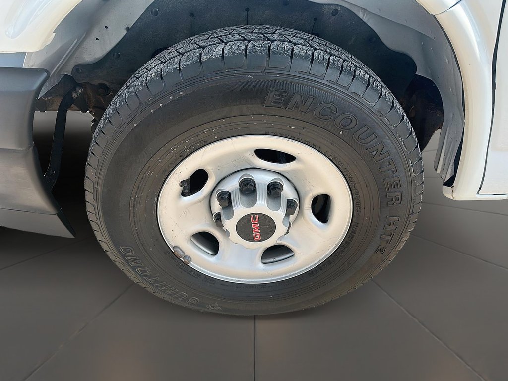 2023 GMC Savana Cargo 155 Van in Stratford, Ontario - 7 - w1024h768px