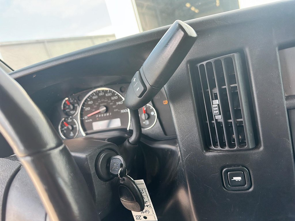 2023 GMC Savana Cargo 155 Van in Stratford, Ontario - 14 - w1024h768px