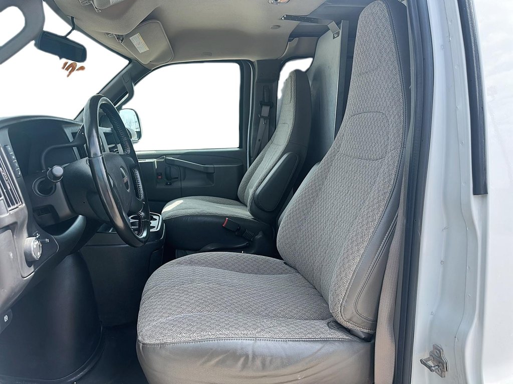 2023 GMC Savana Cargo 155 Van in Stratford, Ontario - 8 - w1024h768px