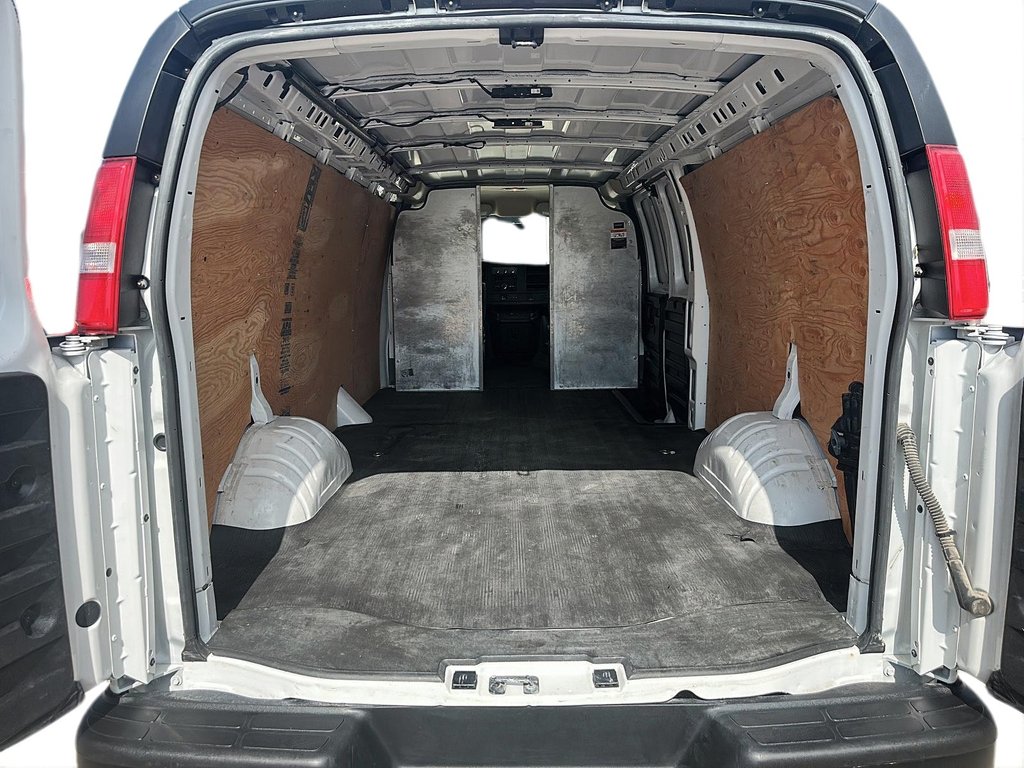 2023 GMC Savana Cargo 155 Van in Stratford, Ontario - 6 - w1024h768px