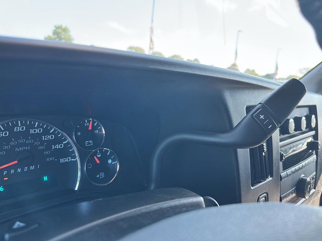 2023 GMC Savana Cargo 155 WB 2WD Van in Stratford, Ontario - 13 - w1024h768px