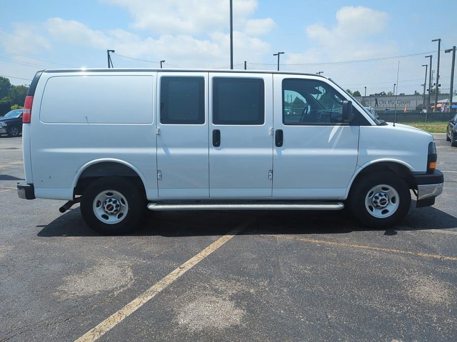 2023 GMC Savana Cargo 2500 135 Van in Stratford, Ontario - 7 - w1024h768px