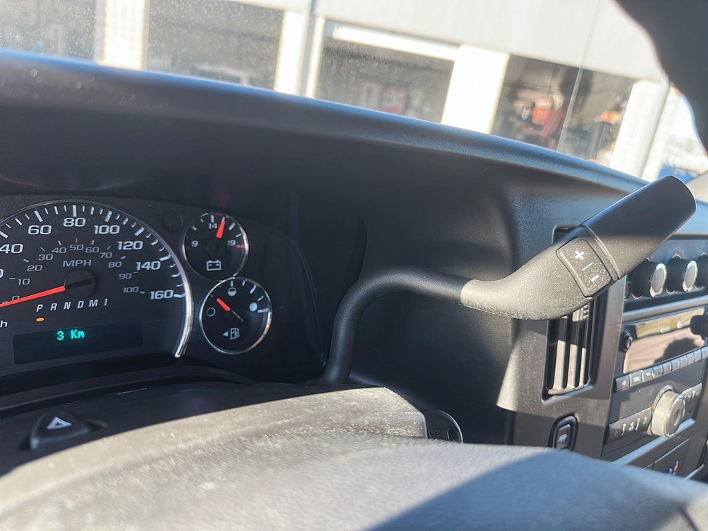 2023 GMC Savana Cargo 2500 RWD 135 WB in Stratford, Ontario - 13 - w1024h768px