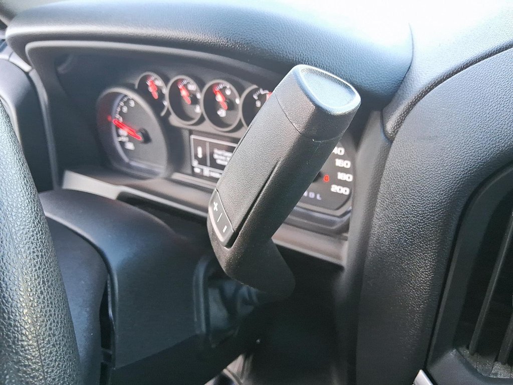 2023 GMC Sierra 1500 CREW CAB 4X4 PRO in Stratford, Ontario - 16 - w1024h768px