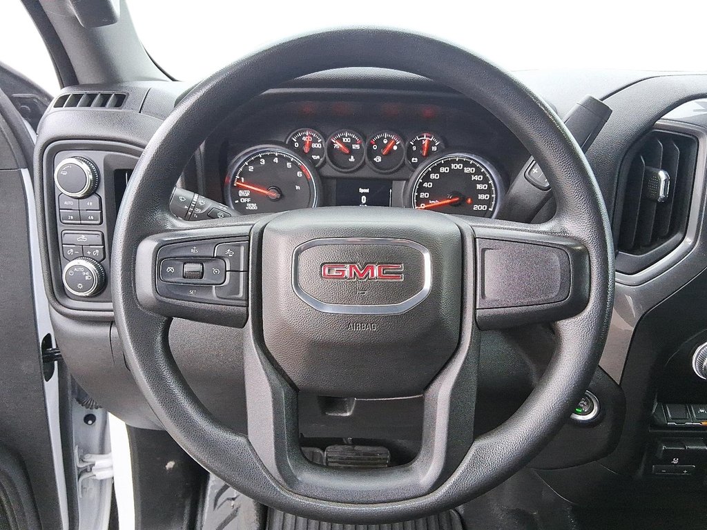 2023 GMC Sierra 1500 Crew Cab Pro 4x4 in Stratford, Ontario - 12 - w1024h768px