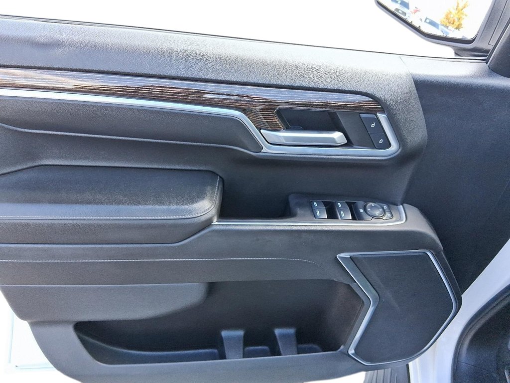 2022 GMC Sierra DOUBLE CAB 4X4 SLE in Stratford, Ontario - 12 - w1024h768px