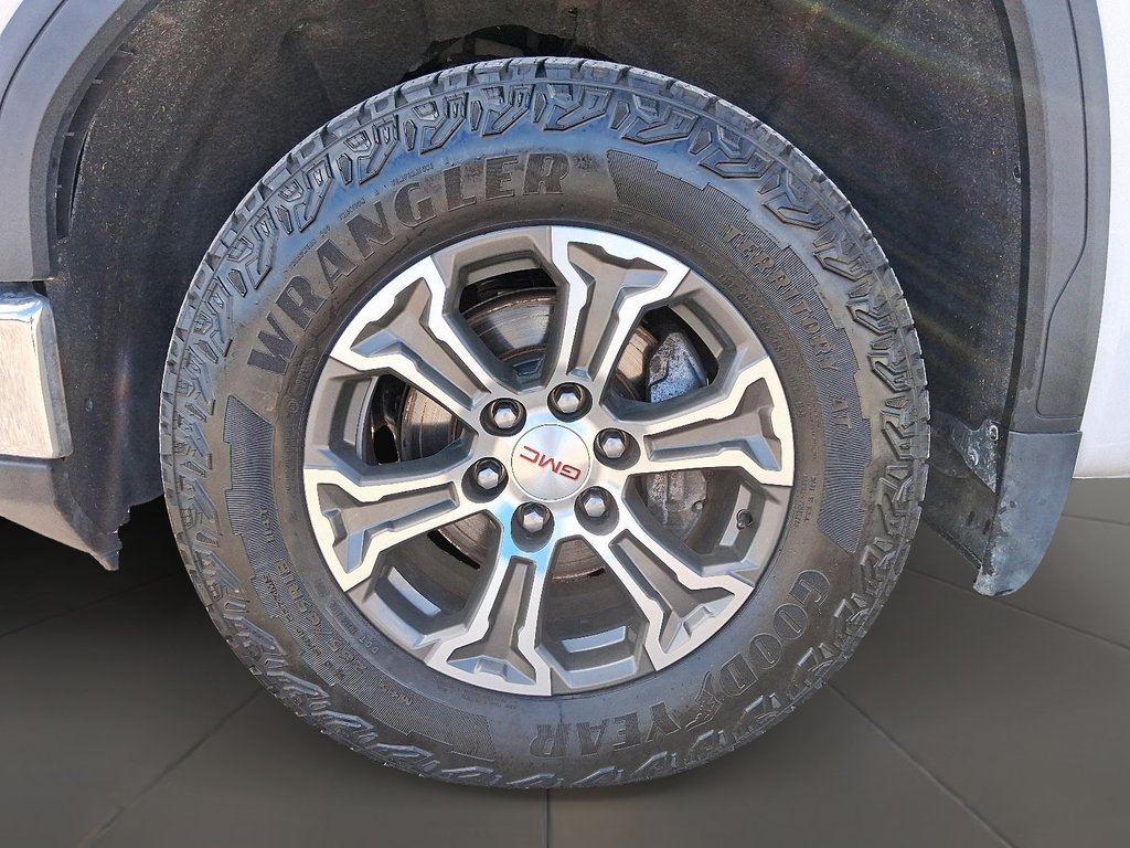 2022 GMC Sierra DOUBLE CAB 4X4 SLE in Stratford, Ontario - 8 - w1024h768px