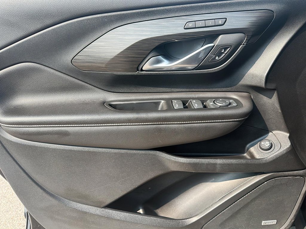 2022 GMC Terrain SLT AWD SUV in Stratford, Ontario - 10 - w1024h768px