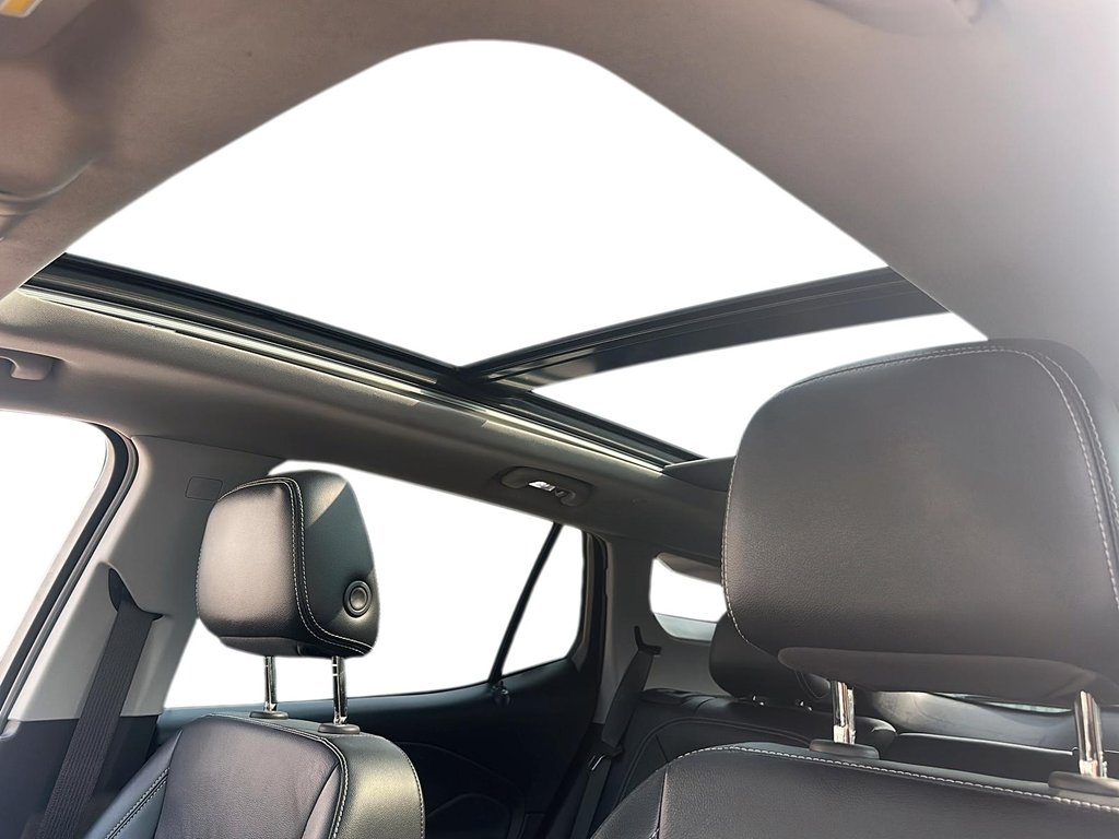 2022 GMC Terrain SLT AWD SUV in Stratford, Ontario - 16 - w1024h768px