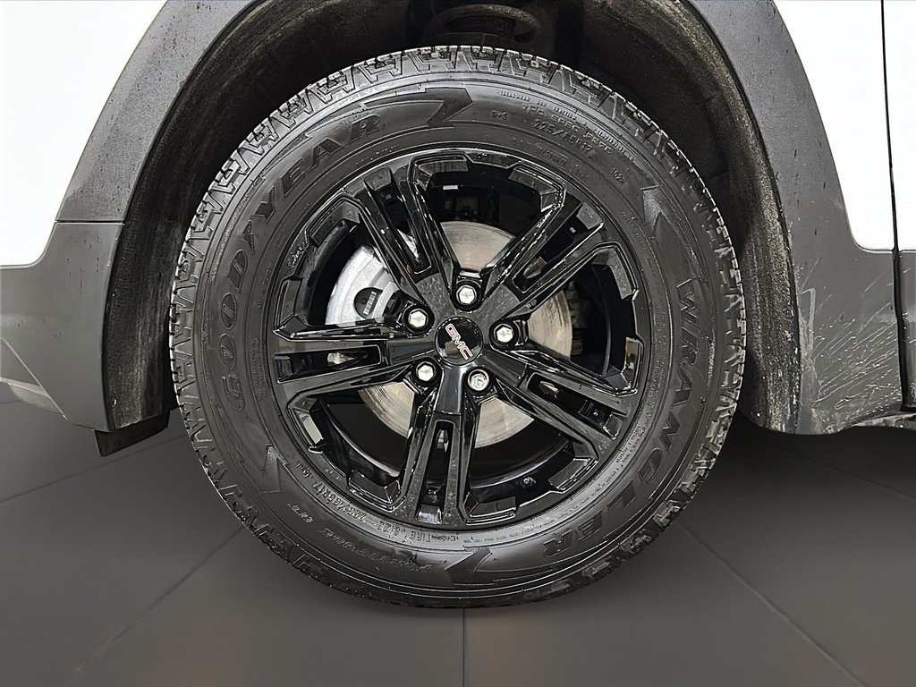 2024 GMC Terrain AT4 in Stratford, Ontario - 7 - w1024h768px