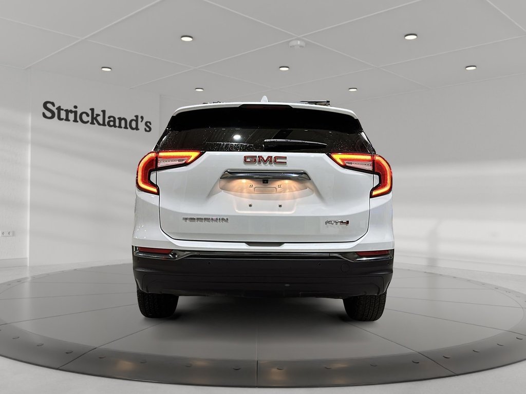 2024 GMC Terrain AT4 in Stratford, Ontario - 3 - w1024h768px