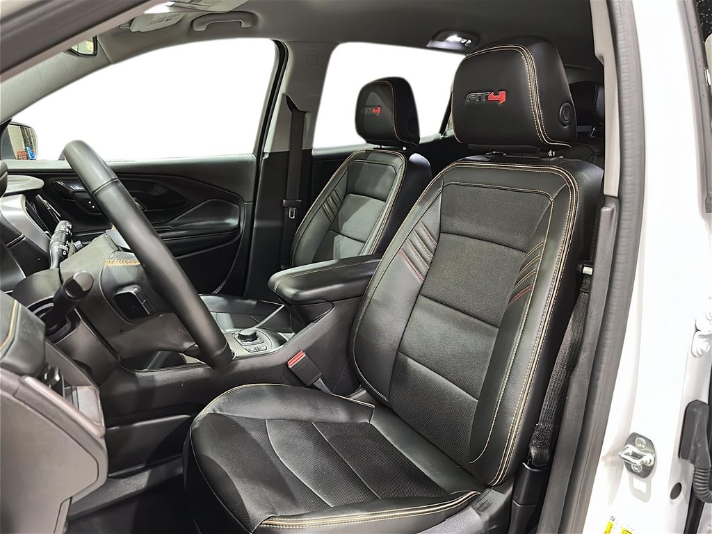 2024 GMC Terrain AT4 in Stratford, Ontario - 8 - w1024h768px