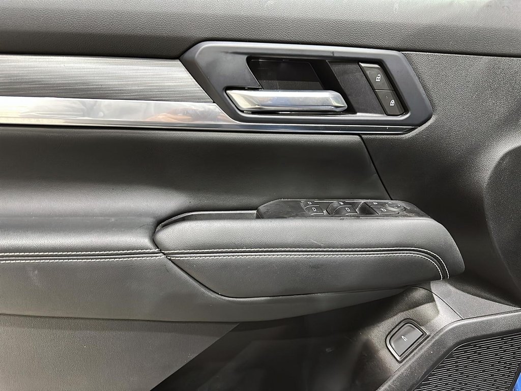 2025 GMC Terrain AWD ELEVATION in Stratford, Ontario - 10 - w1024h768px