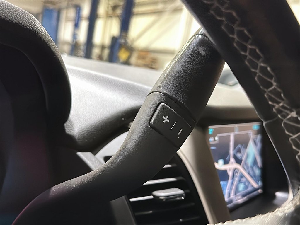 2020 GMC Yukon DENALI in Stratford, Ontario - 14 - w1024h768px