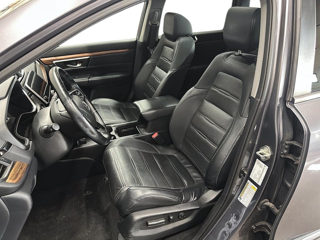 2017 Honda CR-V TOURING in Stratford, Ontario - 8 - w1024h768px