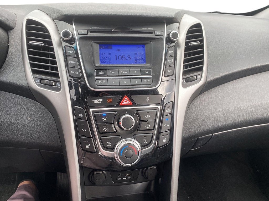 2014 Hyundai Elantra GT GT SE AT Sedan in Stratford, Ontario - 12 - w1024h768px