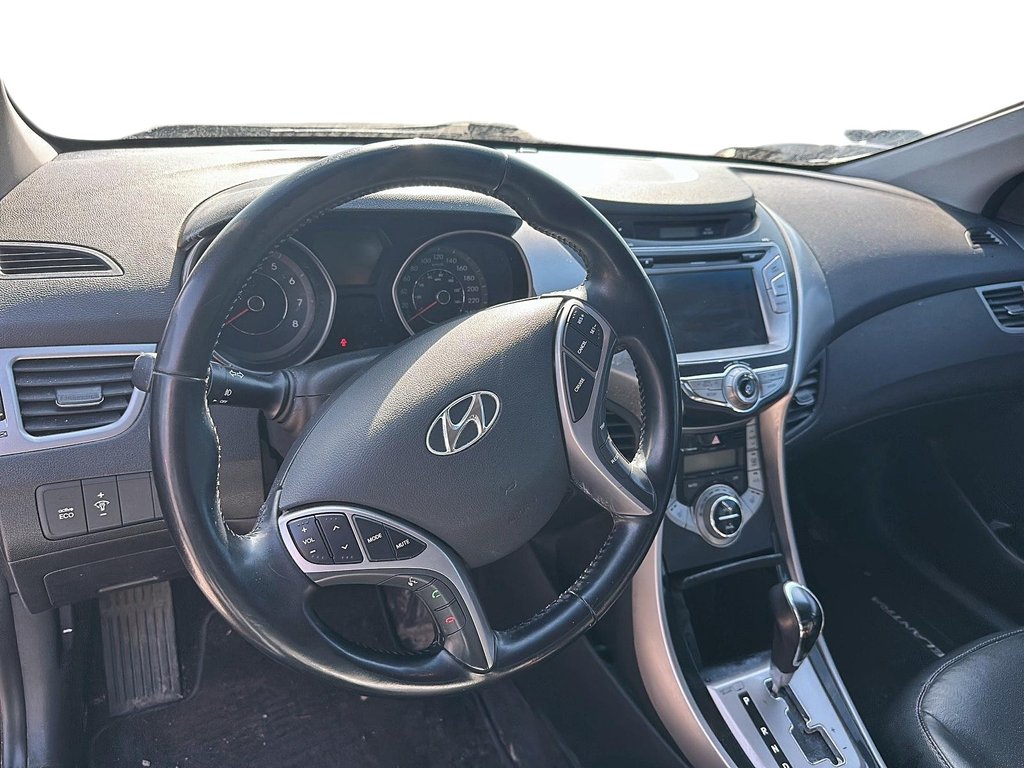 2013 Hyundai Elantra GLS AT Sedan in Stratford, Ontario - 9 - w1024h768px