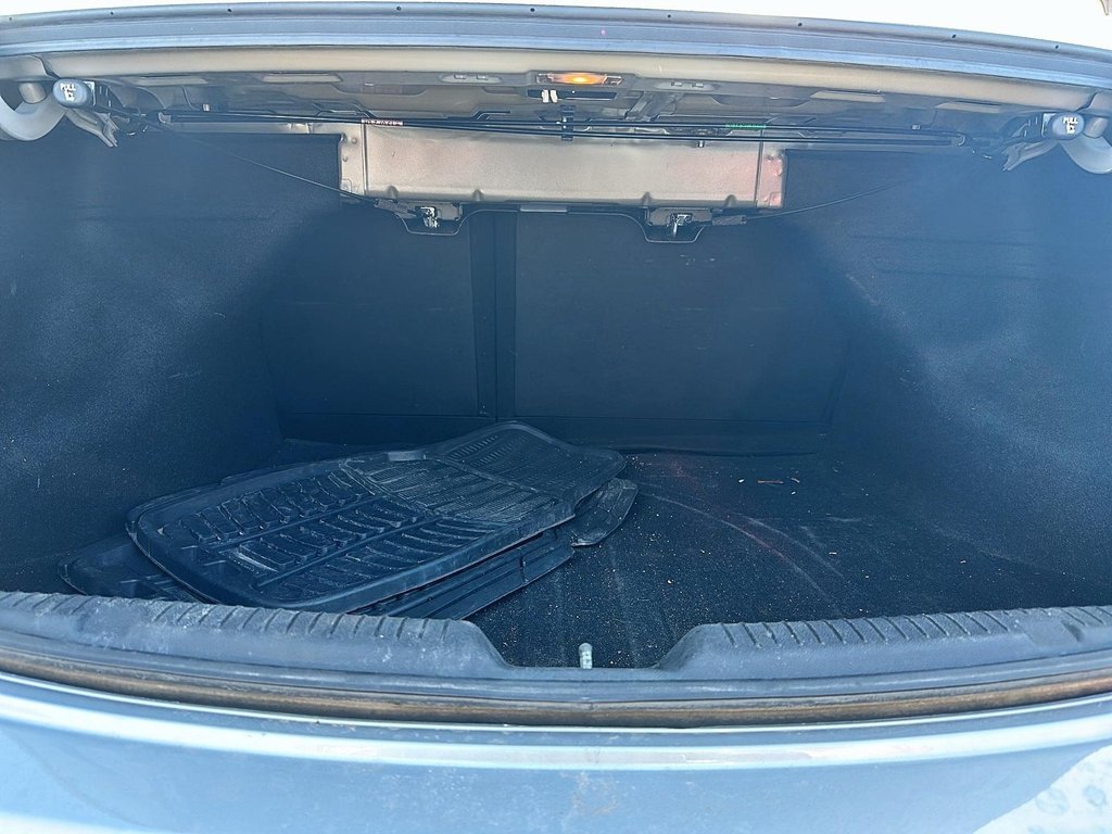 2013 Hyundai Elantra GLS AT Sedan in Stratford, Ontario - 6 - w1024h768px