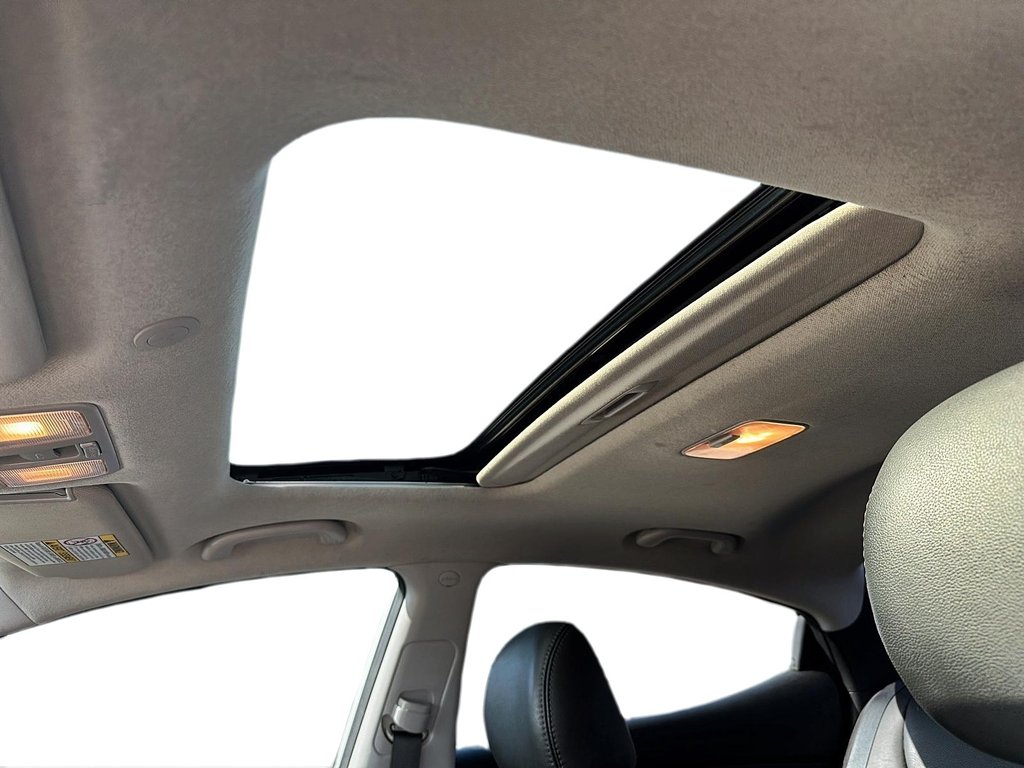 2013 Hyundai Elantra GLS AT Sedan in Stratford, Ontario - 17 - w1024h768px