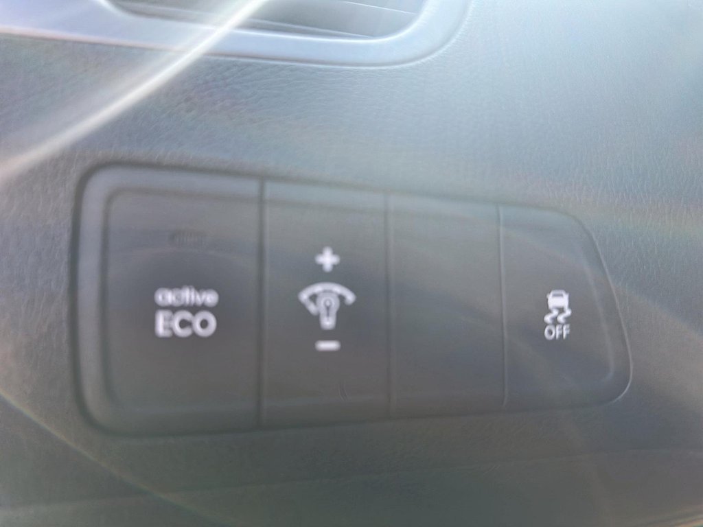 2013 Hyundai Elantra GLS AT Sedan in Stratford, Ontario - 15 - w1024h768px