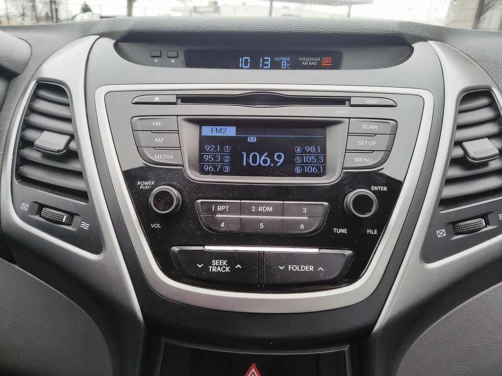 2016 Hyundai Elantra L Sedan in Stratford, Ontario - 15 - w1024h768px