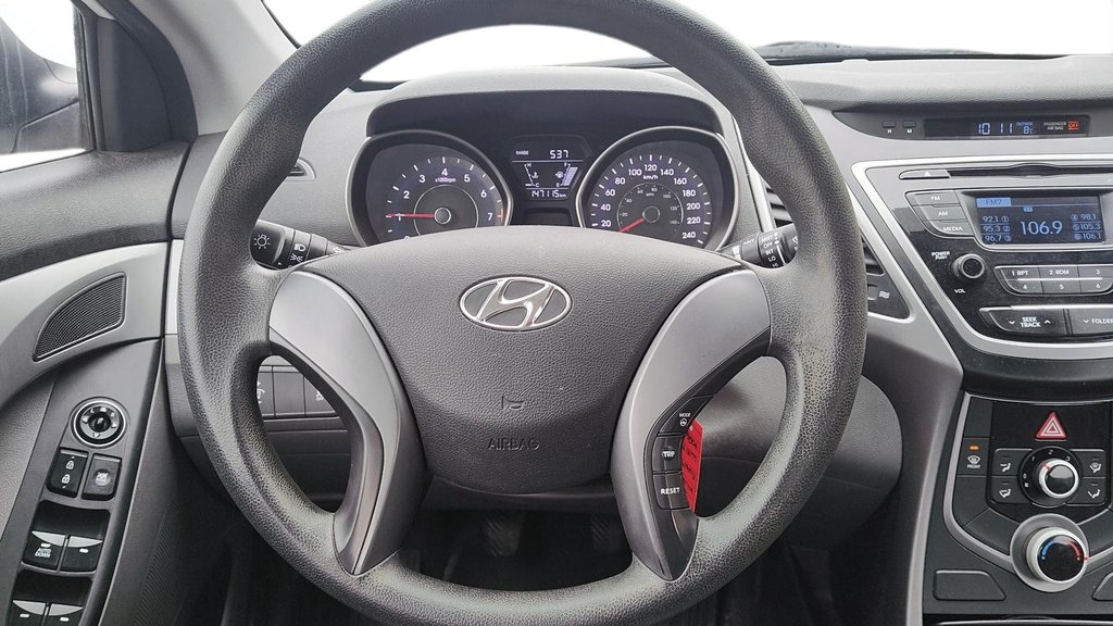 2016 Hyundai Elantra L Sedan in Stratford, Ontario - 11 - w1024h768px