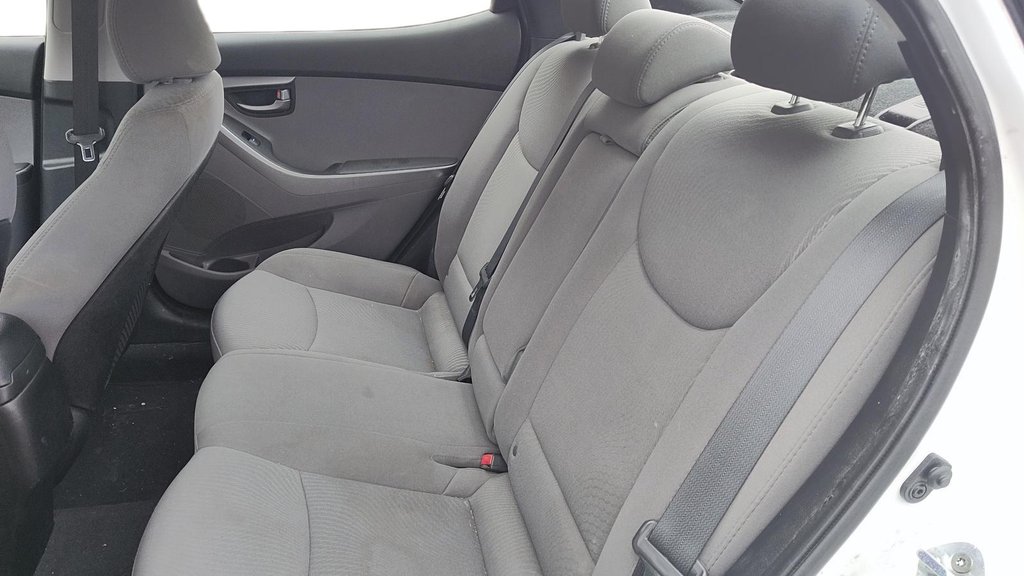 2016 Hyundai Elantra L Sedan in Stratford, Ontario - 7 - w1024h768px